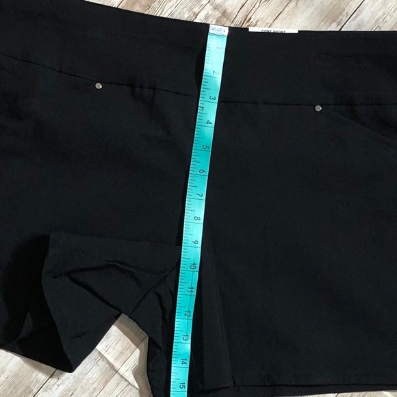 INC International Concept Black Pull-On Shorts 14 - Picture 2 of 9